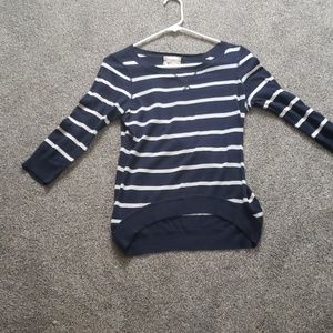 Mid sleeve sweater shirt